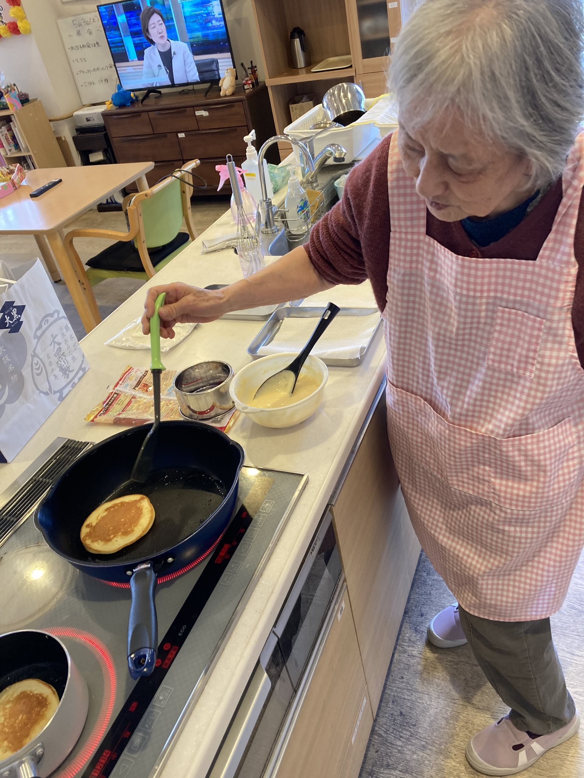 ホットケーキを焼いてる様子です