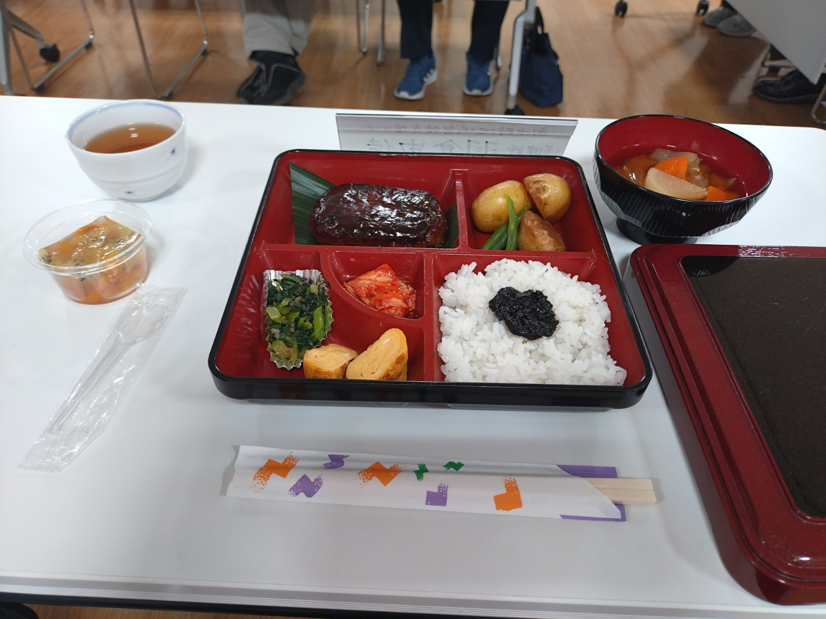 ボランティアコーナーランチのお弁当